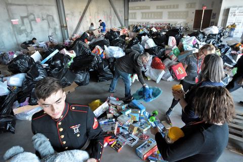 Toys For Tots Cyrus One, 2022-12-09